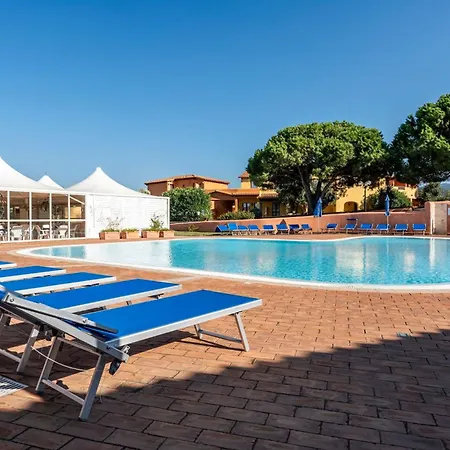 Cozy With Shared Pool * أغلينتو