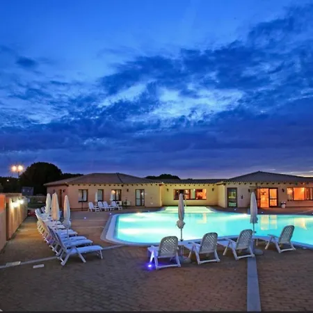 Cozy With Shared Pool