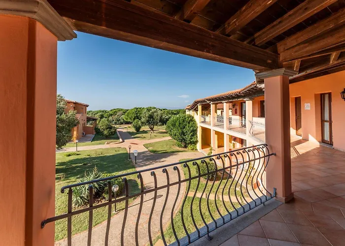 Cozy With Shared Pool Apartamento