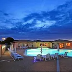 Cozy With Shared Pool