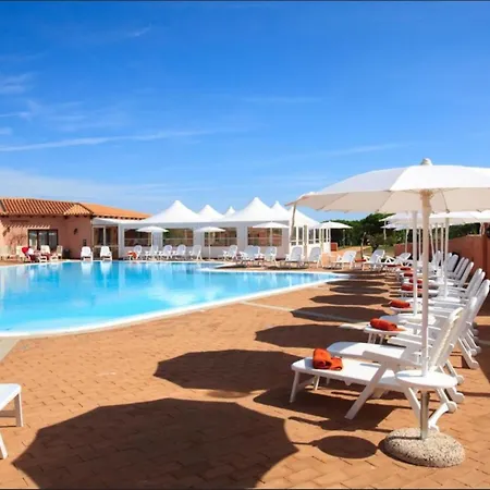 Cozy With Shared Pool *