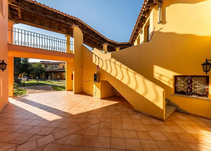 Cozy With Shared Pool Appartamento