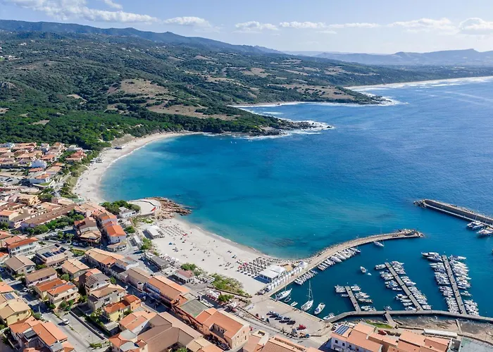 Cozy With Shared Pool Lägenhet