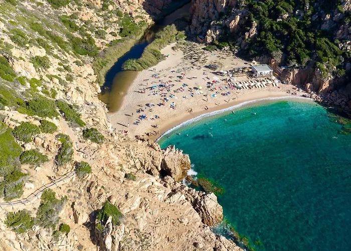 Lägenhet Cozy With Shared Pool Aglientu